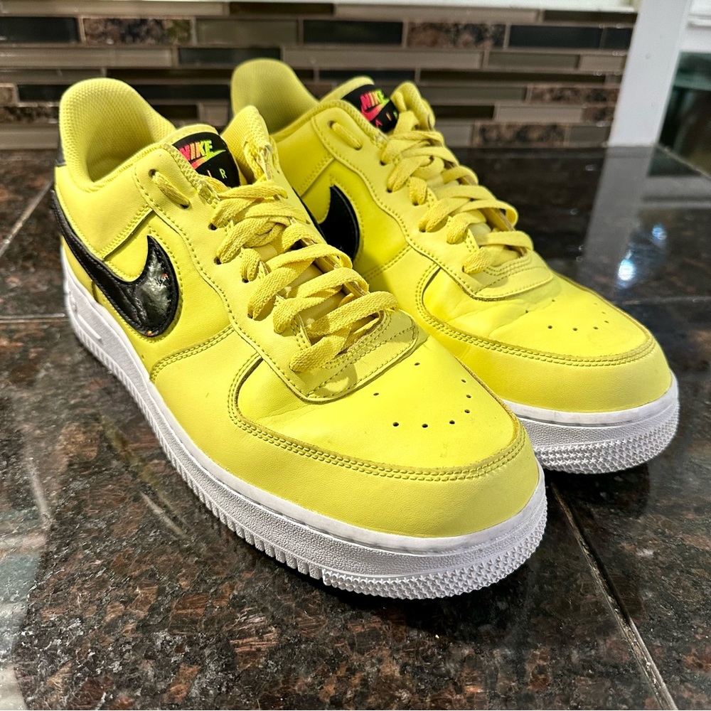 Nike Air Force 1 Low Yellow Pulse Men's
Size 11.5